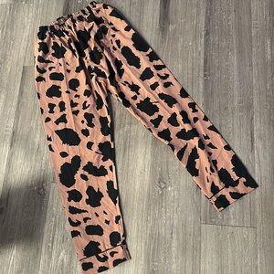 Size s pink cow print pants